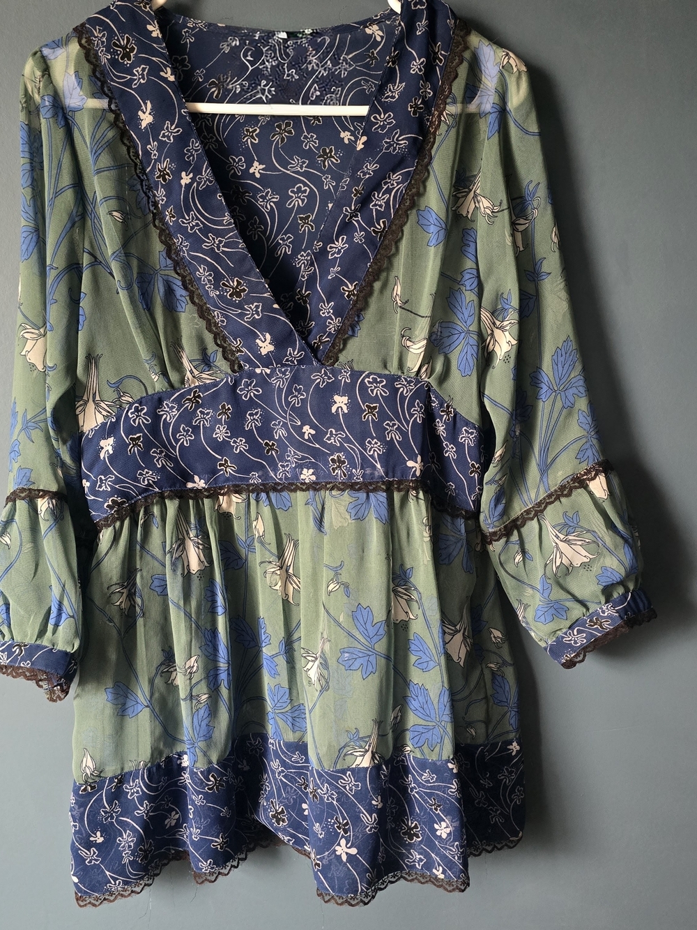 ASO Gilmore Girls: Lorelai Floral Top